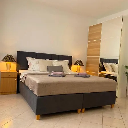 Apartment Aurelis *