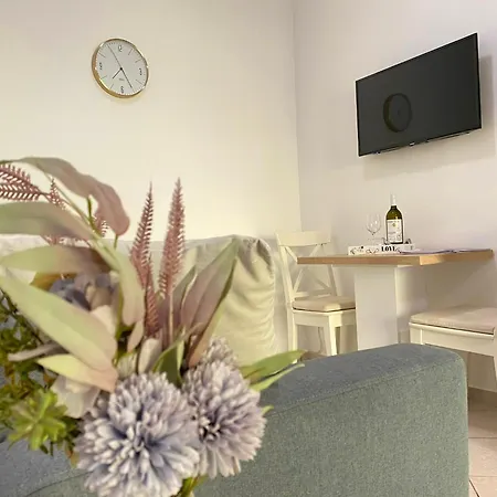 Aurelis Apartment *