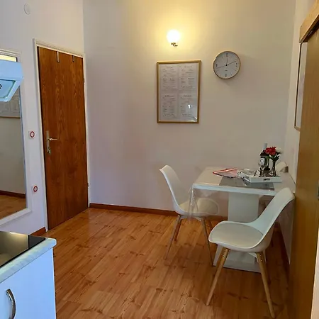 Aurelis Apartman *